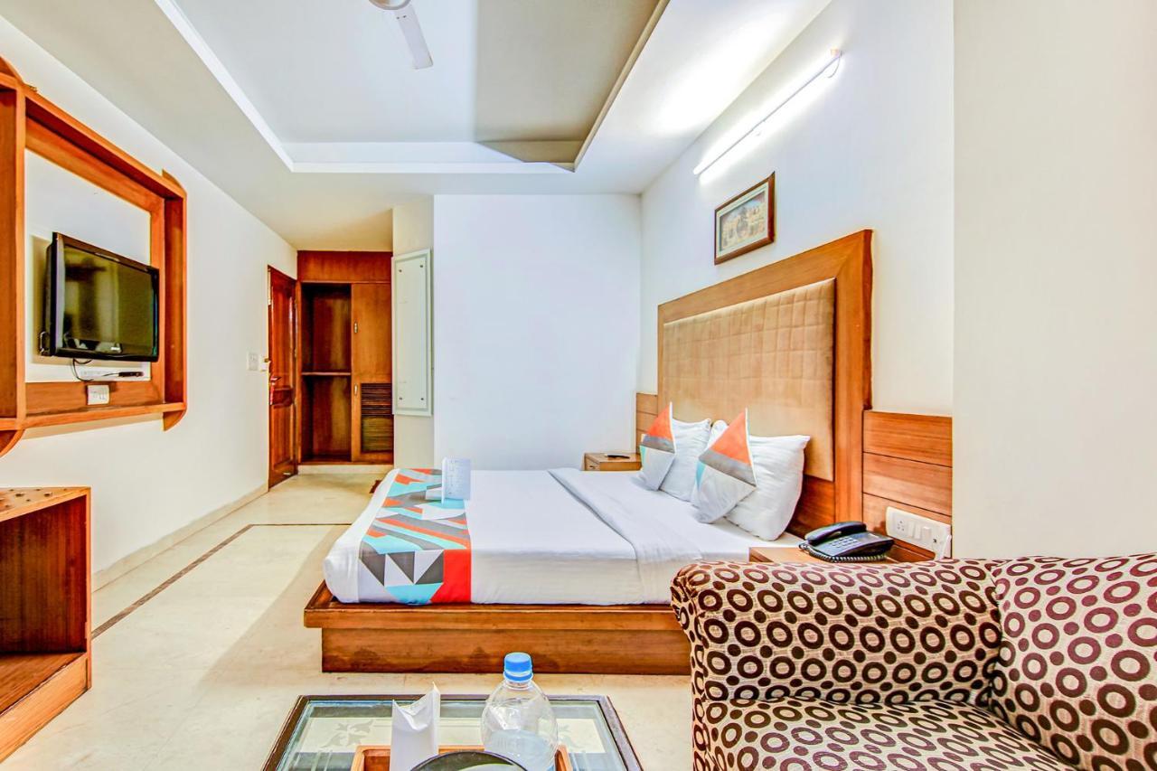 Hotel Apra Deluxe New Delhi